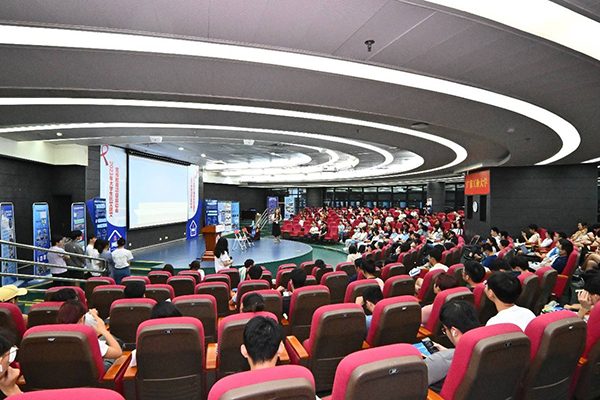 真人庄闲游戏官网助力大学生抗艾防艾宣传教育项目再起航